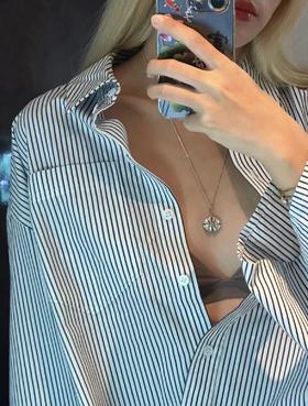 赛家 新款凯旋门徽标银色水晶花朵项链