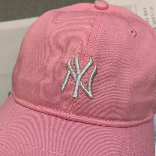 点此购买 MLB字母刺绣纯棉软顶棒球帽 nn 310067 商品图3