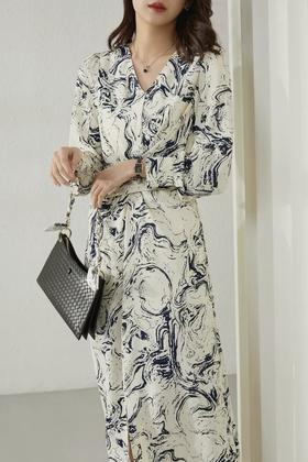 SENTUBILA尚都比拉 时尚扭结收腰抽象印花连衣裙 15748