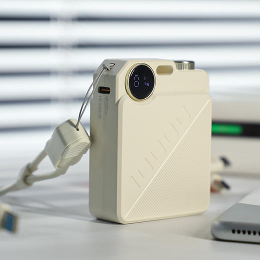 【充电快 体积小】Average+超迷你快充充电宝  | 自带安卓苹果线超小体积10000mAh大容量充电宝 商品图3