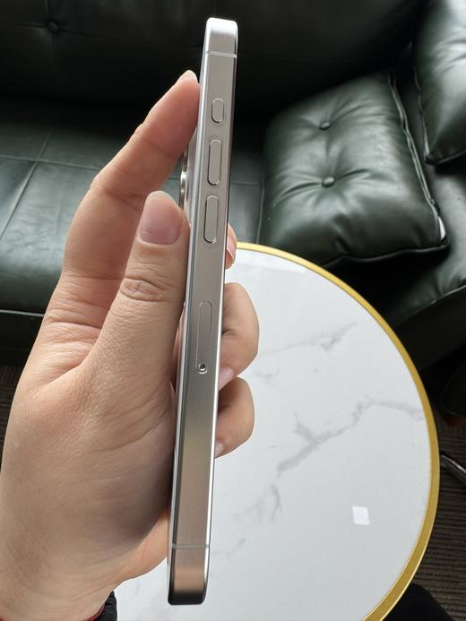 编号614846-苹果国行iPhone15Pro/512G/白色，原装机器，双卡5G手机，成色9.8新，原机电池90%，特价6599元！质检工程师已深度检测通过，店保180天，请放心购买！ 商品图2