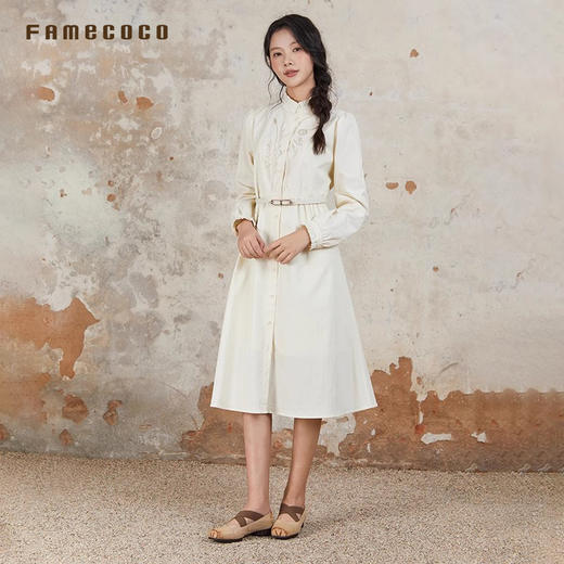 Famecoco原创文艺范胸前刺绣高腰花边设计感连衣裙春款FAB6FA025 商品图3