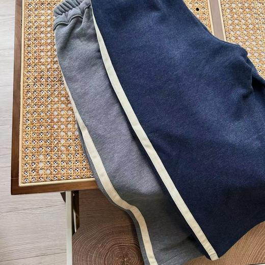 2025春季男女儿童软绵糯糯侧边条纹校园风通勤休闲直筒运动裤 商品图1