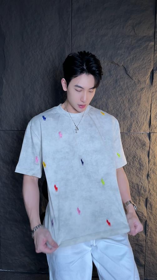 T2261春夏新款时尚个性扎染彩色刺绣标圆领短袖T恤小众设计轻奢上衣 商品图0