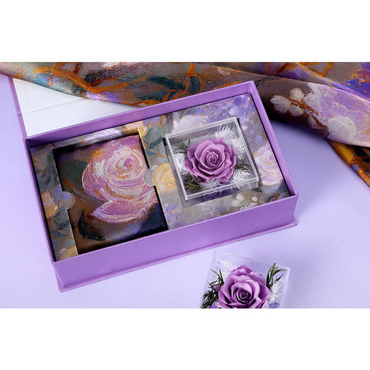 礼物】金三塔真丝印花方巾+玫瑰永生花送礼套装（玫瑰故事）JZHF802 商品图1