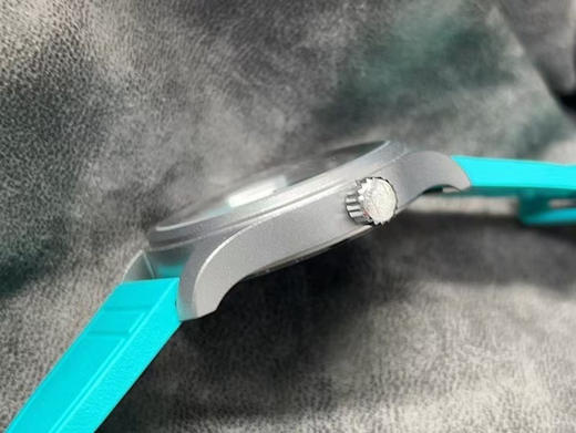 NOOB official➕IWC万国 IW328210 
别名：IWC-梅赛德斯- AMG马石油F1车队特别款
表壳：五级钛材料『正品一致』
尺寸：40* 10.68 mm
表镜：天然蓝宝石水晶玻璃 商品图1