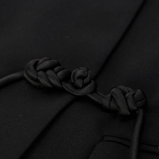 QE106斯尔丽2025春季新款金丝绒弹力箱型修身V领舒适时尚外套 商品图5