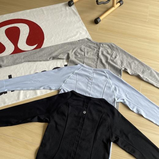 点此购买 lulu露露乐蒙Swiftly Tech女子针织工艺提花瑜伽长袖打底衫 cp LL 310217 商品图5