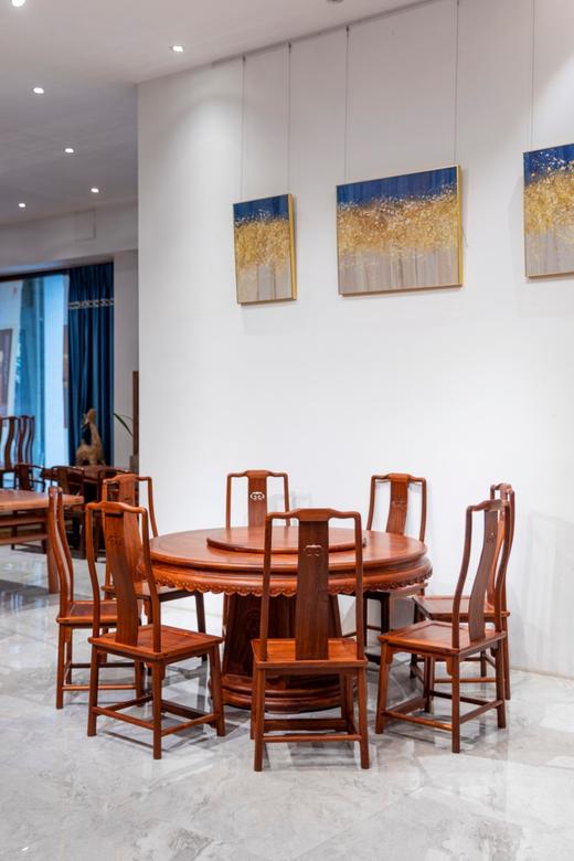 红桥红  家具严选  缅甸花梨（大果紫檀）【150 雕花牙边六角底座 圆餐桌 九件套】 商品图1