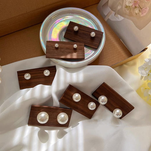 【爆款推荐 必囤系列】天然珍珠耳钉高级感轻奢耳环女925银耳饰纯银复古蚊香盘珍珠耳夹2025新款爆款 商品图3