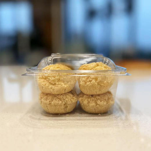 味美特新品“开心果泡芙”1盒8个-外层酥脆，内馅绵密，精选优质开心果，每一口都是浓郁的坚果香气，搭配轻盈的奶油，甜而不腻，回味无穷～原价商品 商品图3