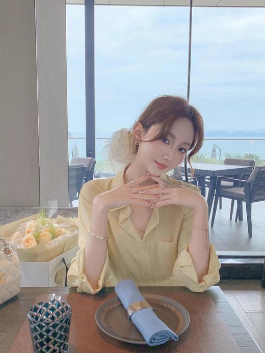 张心子【流光美学】春夏防晒通勤风气质蕾丝披肩衬衣两件套套装 U2502035 商品图12