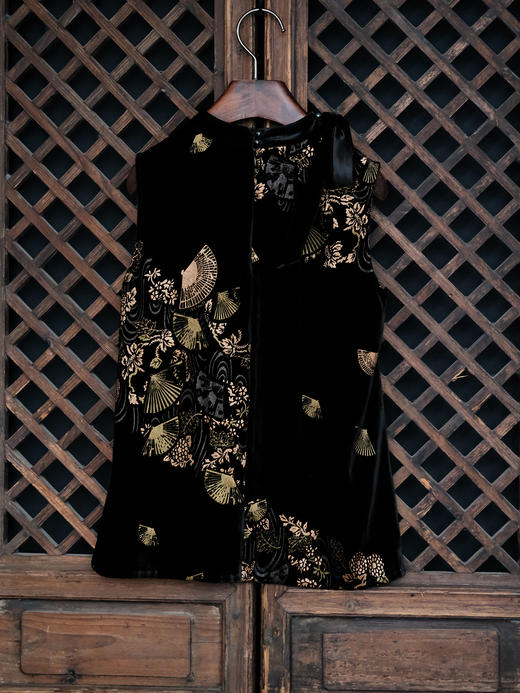 盛唐牡丹| 丝绒烫金硕果金扇纹背心 商品图6