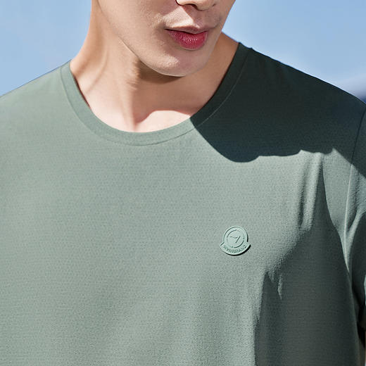 【梁育帅同款】柒牌短袖T恤男2025夏季新品网眼透气弹力圆领上衣 128T72180 商品图2