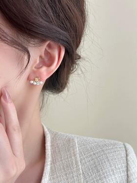 赛家  新款金色凯旋门徽标珍珠水钻耳钉