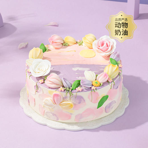 【花漾女神】奶油花在旷野绽放，每一朵都是为她定制的春日礼物。揭开盒盖，仿佛打开春日花园，世界因这份甜蜜而明亮。繁花永绽，与光同春。（武汉幸福西饼） 商品图0