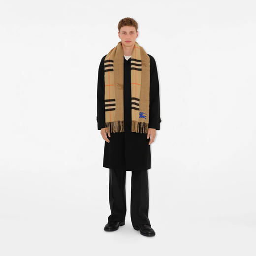 【三】BURBERRY 巴宝莉 男女同款双面马术骑士徽标刺绣格纹羊绒围巾 驼色 8094710 B9719 商品图3