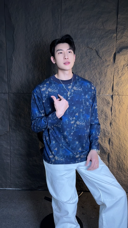 T2303春夏新款时尚个性扎染晕染设计细腻云柔感舒适圆领韩版潮流上衣