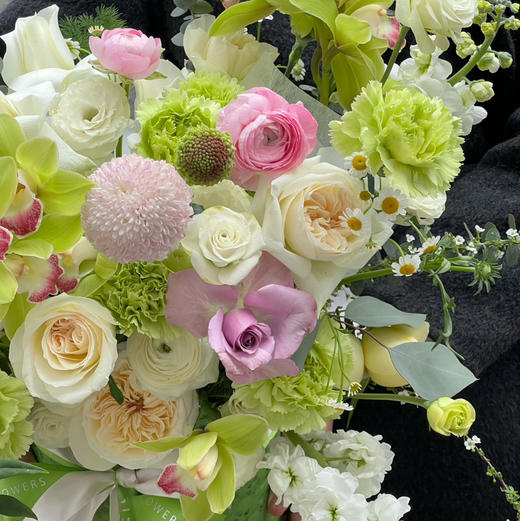 《春枝》大花蕙兰白荔枝抱抱桶 商品图2