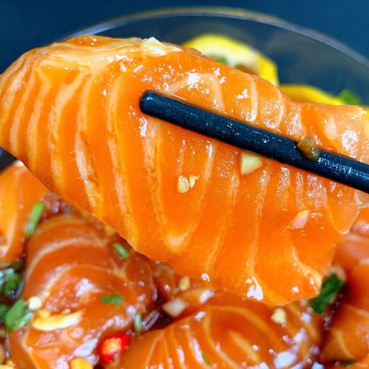 【三文鱼】挪威北极圈冰川海域直供，深海纯净无污染，每一条三文鱼都带着北大西洋的“冷冽鲜甜。证书齐全可溯源，海关检疫层层把关，生食级安全认证！ 商品图5