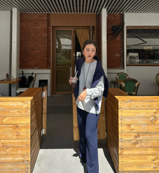 老米优品🎈3-5天。低调的GAO级感！《韩里韩气 肌理感加厚Tee 》简洁中带设计感，轻触肌肤的温柔~ T250224A 商品图4