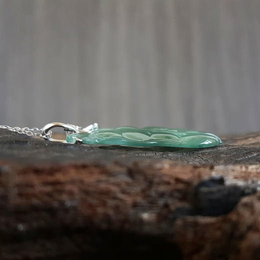 【天然正品】A货翡翠AU750白金镶钻镶天然冰种叶子（金枝玉叶）翡翠吊坠项链39.5*17.7*5.6MM（皆取最大值）女士现售价：1180特价！220225AH32 商品图6