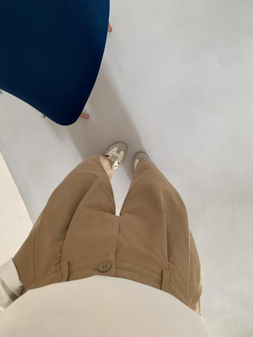 老米优品🎈5-7天。松弛感阔腿休闲裤《韩国工装风 大裤腿设计 阔腿休闲裤》显瘦，帅气，洒脱氛围感满满！K250224A 商品图5