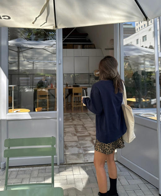 老米优品🎈3-5天。低调的GAO级感！《韩里韩气 肌理感加厚Tee 》简洁中带设计感，轻触肌肤的温柔~ T250224A 商品图6