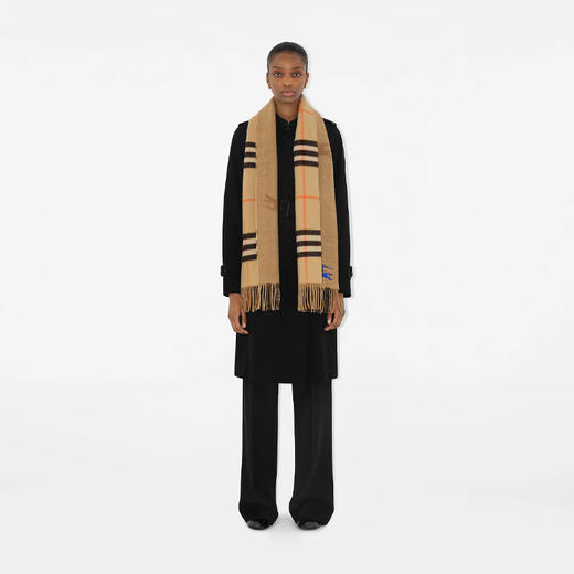 【三】BURBERRY 巴宝莉 男女同款双面马术骑士徽标刺绣格纹羊绒围巾 驼色 8094710 B9719 商品图2