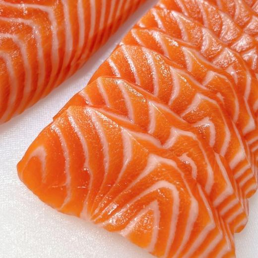 【三文鱼】挪威北极圈冰川海域直供，深海纯净无污染，每一条三文鱼都带着北大西洋的“冷冽鲜甜。证书齐全可溯源，海关检疫层层把关，生食级安全认证！ 商品图0