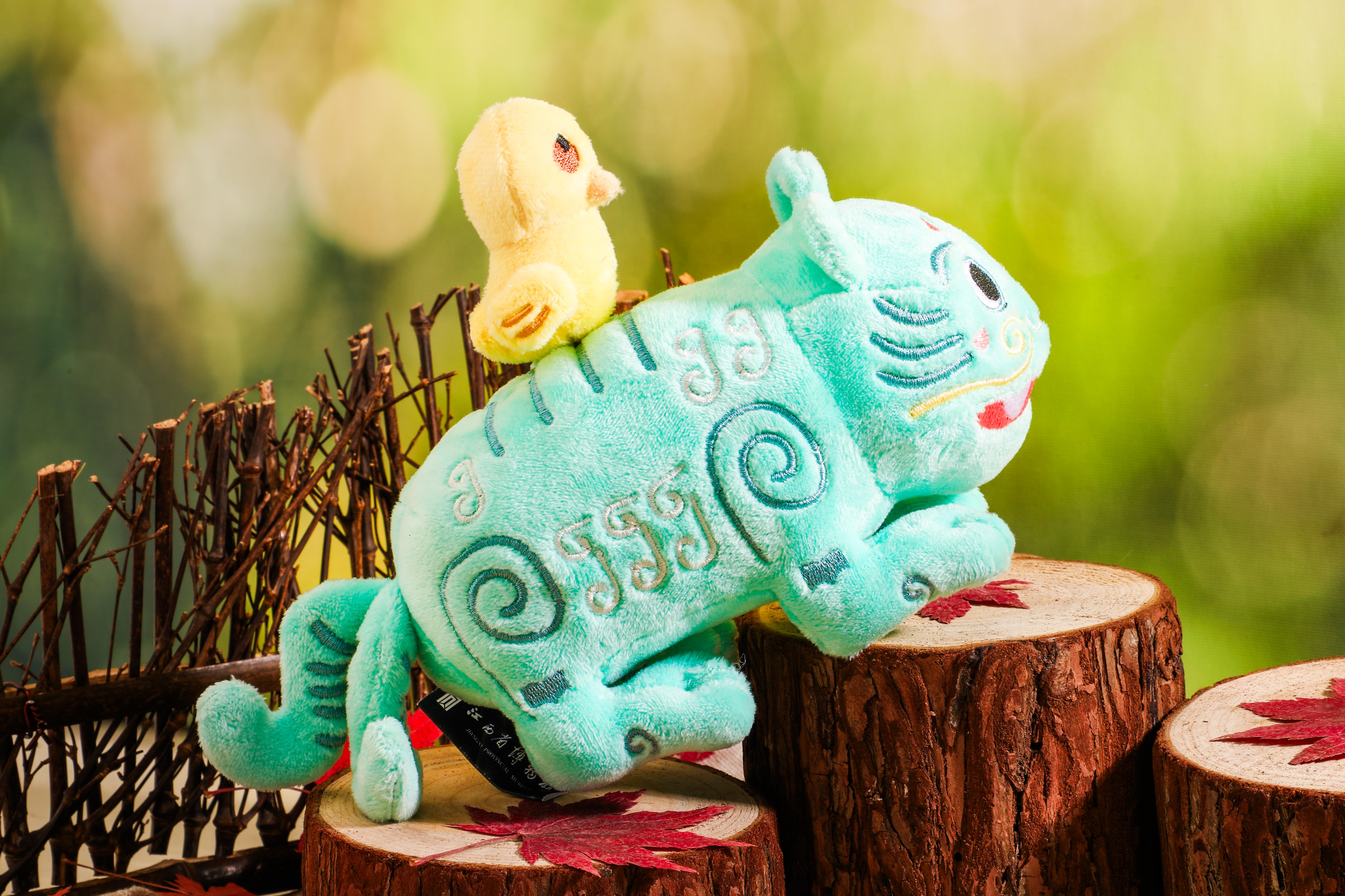 青铜虎王毛绒玩偶