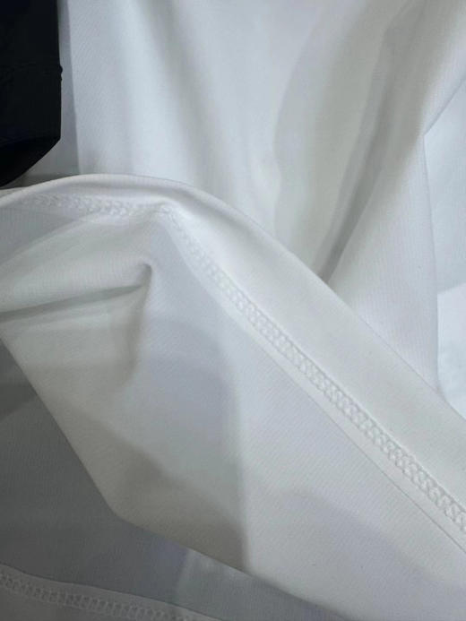 正品海丽汉森 春夏 速干联名T恤

S M L XL XXL 保真 黑白双色 

速干面料 高透气 高抗汗结构 商品图7