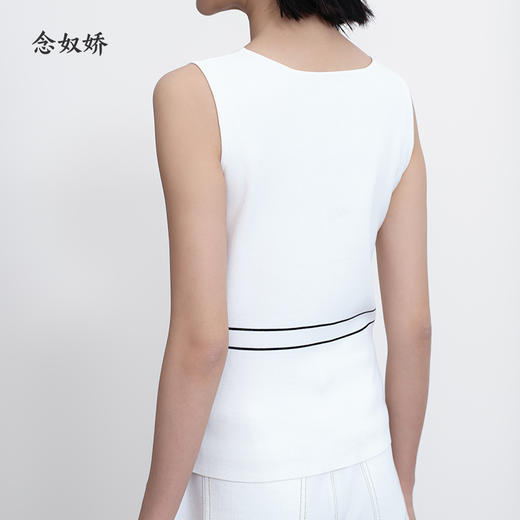 【商场同款】2025年春季新品黑白两色毛织背心CNW5394 商品图2