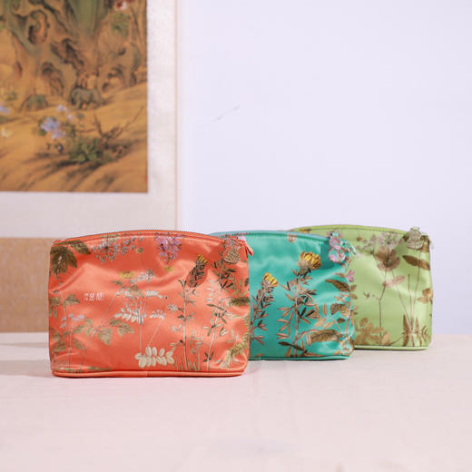 【撤柜！】桑蚕丝化妆包 草木青葱国风艺术包 商品图1