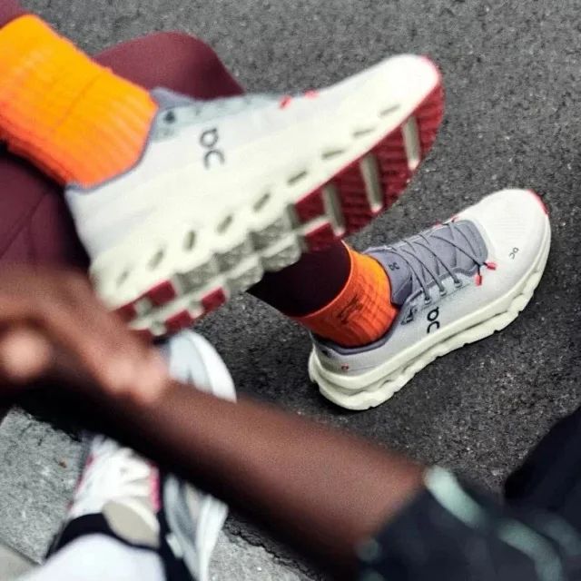 纯元！𝐎𝐧家 Cloudtilt情侣款跑步鞋 八色可选 轻盈自在 暴走不累