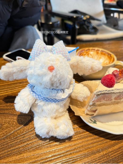 💕【东大门网红手机背夹·开春限定系列】🍹一年之计在于春 🌸春天万物复苏美好的开始 🎀这款东大门爆火的限量版玩偶，🍑可以背带手机，可以当挂件 💥開運招財的挂件or手机背夹 安排上 商品图3