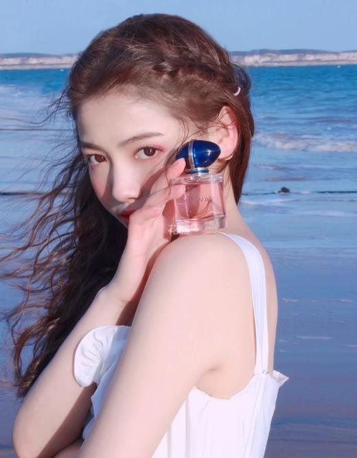 【阿*尼My Way香水】冲颜值都要入手的一款经典香清新明媚的花果香调◎好闻到想直接腌入味 木质花香，甜甜的初恋香 元气满满多肉葡萄，清甜不腻粉色瓶身和宝蓝色的瓶盖，质感满满 商品图2