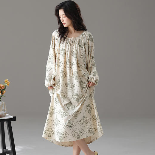红腾 马卡龙印花家居服系列 优雅女士长袖睡裙 舒适柔软 设计长裙款 商品图5