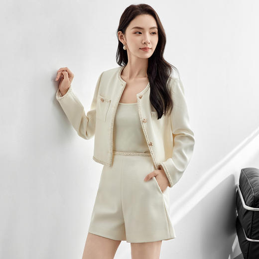 【尚都比拉】【简雅小香风】粗花呢撞色爱心扣圆领垫肩短款外套中腰短裤套装-151Z58311 商品图2