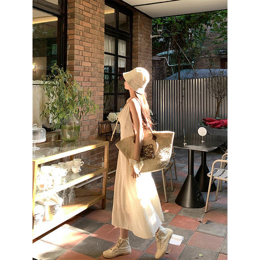 <曾小咸推荐>慵懒法式杏色高腰波点连衣裙 商品图4