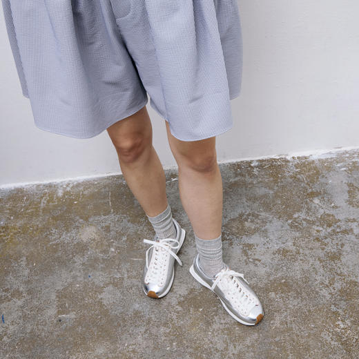 lost in echo2025春夏新款泡泡袖收腰蓝条纹短衬衫荷叶短款裙裤 商品图4