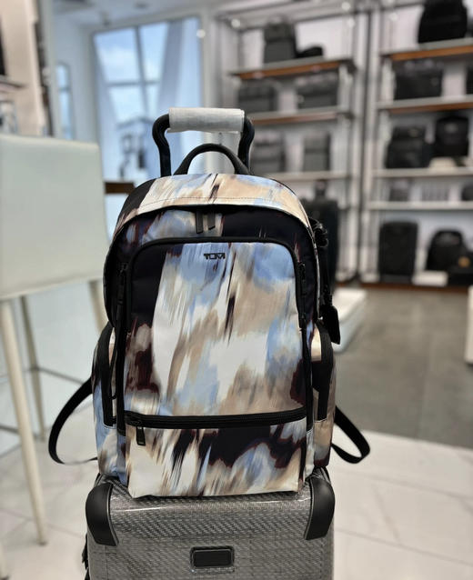 225-9渠道货 TM Voyageur系列 简约时尚 可通勤 尼龙双肩包 商品图7