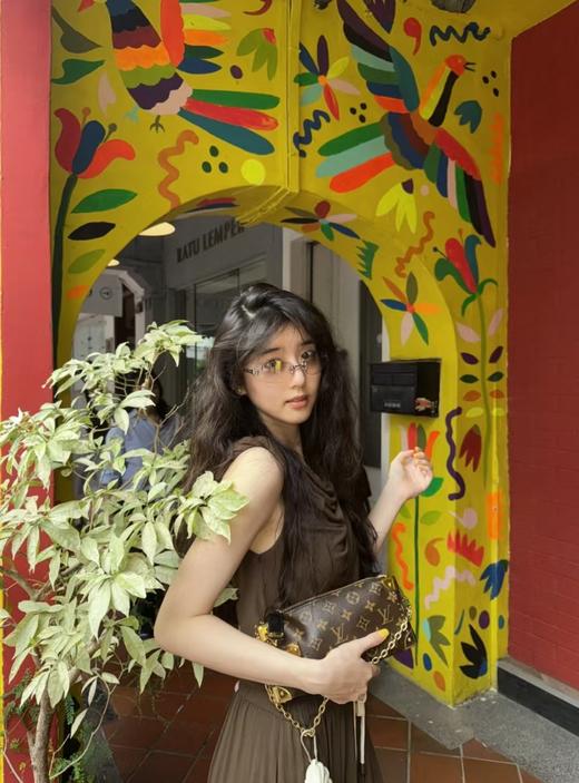 slim trunk 手袋以优雅之姿亮相2025cruise早春秀场（CB） 商品图11