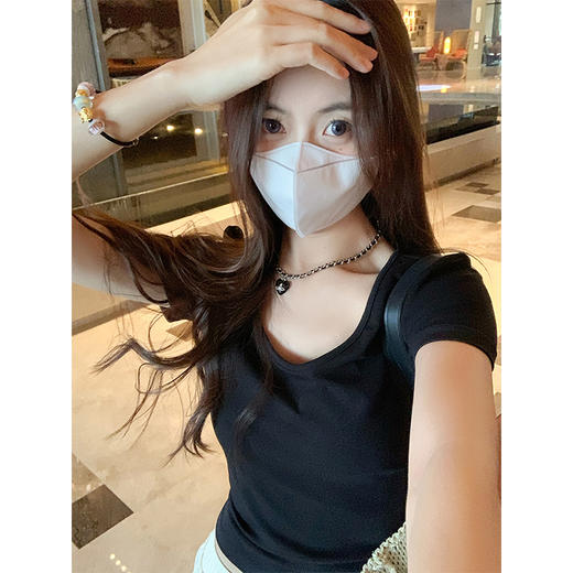 <曾小咸推荐>基础百搭4色圆领短款修身短袖T恤 商品图3