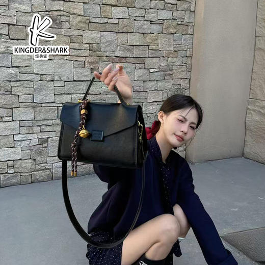 经典鲨2025年新款大容量单肩斜挎气质手提包女KGB37-5161761 商品图1