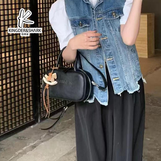 经典鲨2025年新款百搭潮流时尚洋气手提枕头包女KGB17-5110011 商品图2