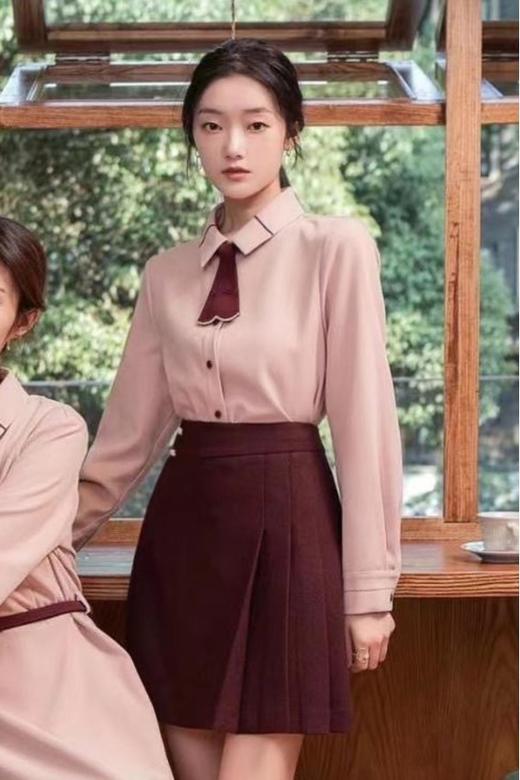 Le Malene 粉色领结翻领衬衫上衣 17718 商品图0