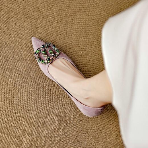 【预售5天】气质羊反皮七彩钻扣，尖头猫跟法式单鞋DB&M6199 商品图3