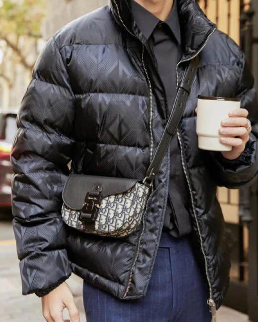 迪奥米色和黑色Obique印花面料和黑色粒面牛皮革搭配翻盖男士马鞍斜跨包（HH） 商品图5