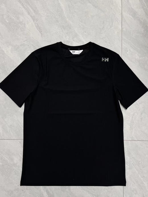 正品HELLY HANSEN/HH 25夏新男日常休闲运动防晒速干凉感弹力短袖T恤
三个色。尺码 S-XXL
H2ESSENTIAL
畅行旷野 纵览逸夏
日常运动T恤 商品图3
